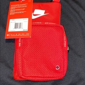 Nike sport crossbody